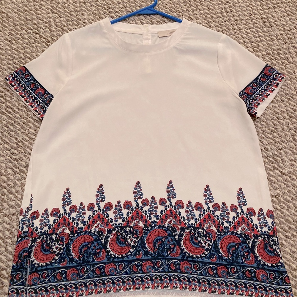 Short sleeve blouse with accents